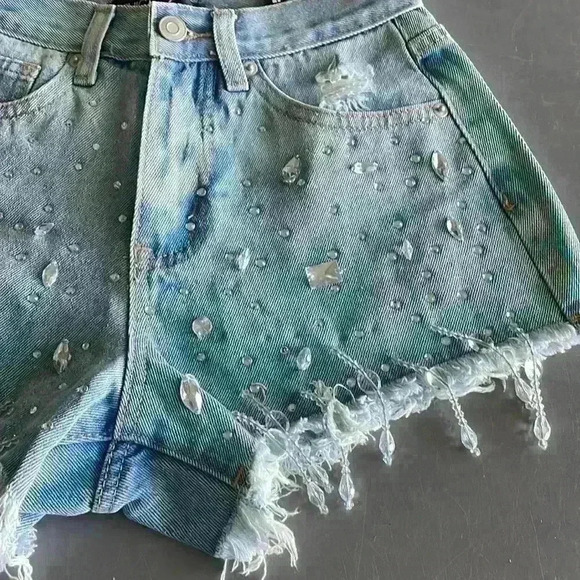 NWT Embellished Bling Denim Shorts with Crystals Jean Shorts Sz 0 - Picture 4 of 9